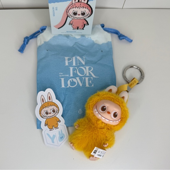 Pop Mart Labubu Pin For Love Vinyl Plush Pendant Keychain Letter Y - Picture 5 of 7